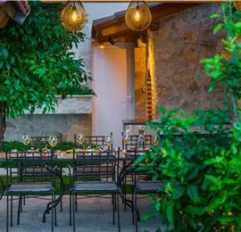 3 bedroom villa with infinity pool in Mlini, sleeps 6